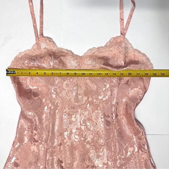 Victoria's Secret Gold Label Pink Satin Jacquard Short Robe and Cami Set Large